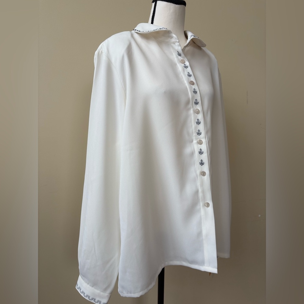 NWT - Elegant White Button-Up Blouse With Beading - Picture 8 of 14